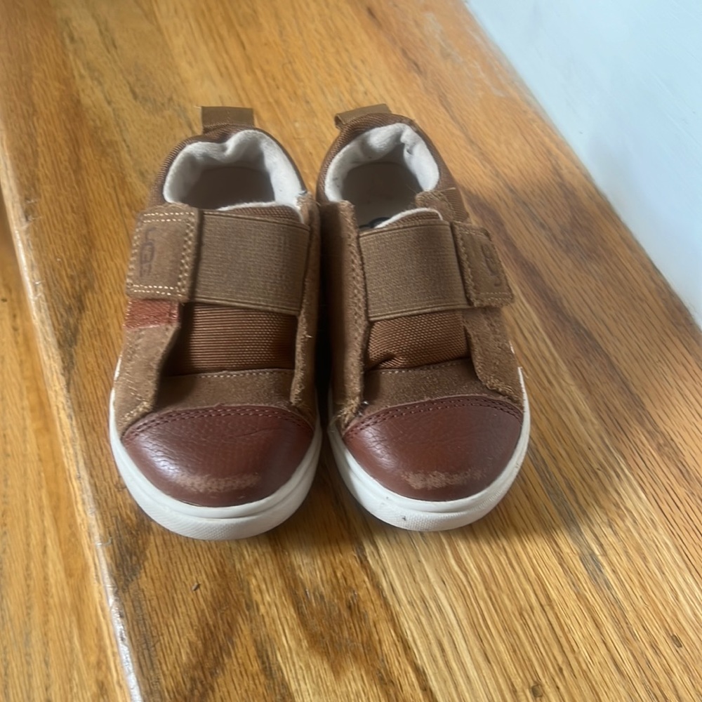 Ugg casual shoes